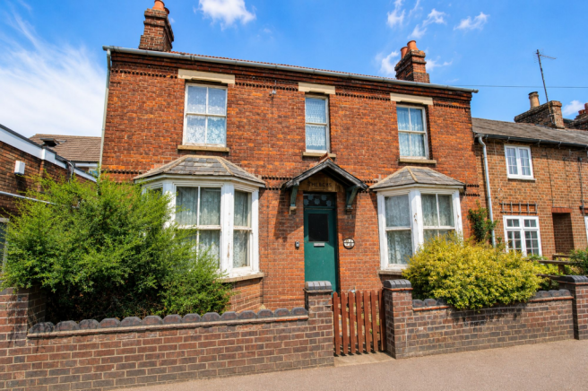 3 bed property, in High Street, £350,000