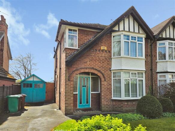 3 bed property, in Bedale Road, £250,000