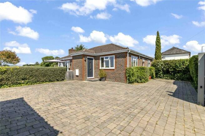 3 bed property, in Main Road, £600,000