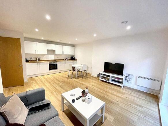 1 bed property, in X1 Plaza, £144,000