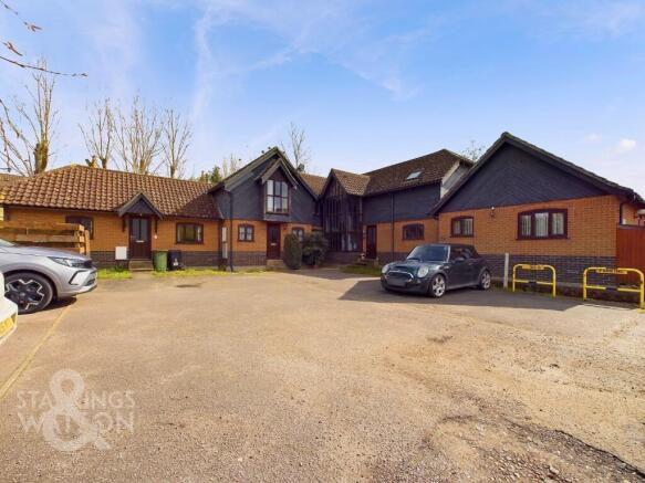 1 bed property, in 7 Waveney Court, £60,000
