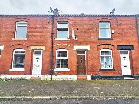 2 bed property, in Birch Street, £150,000