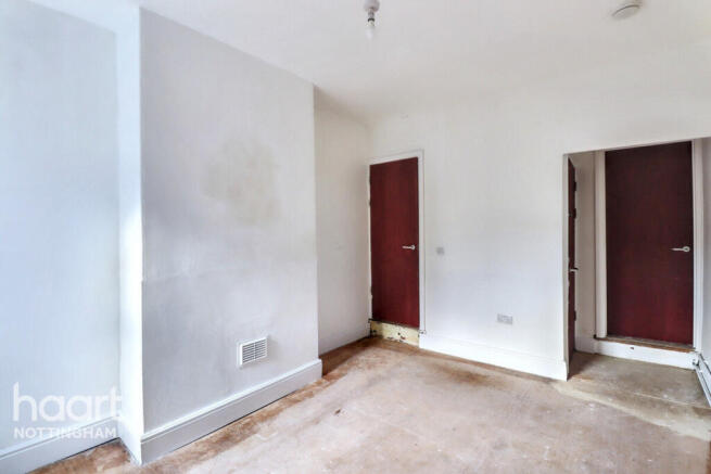 3 bed property, in Hendon Rise, £140,000