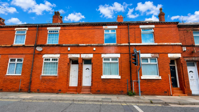 3 bed property, in Kemble Street, £145,000