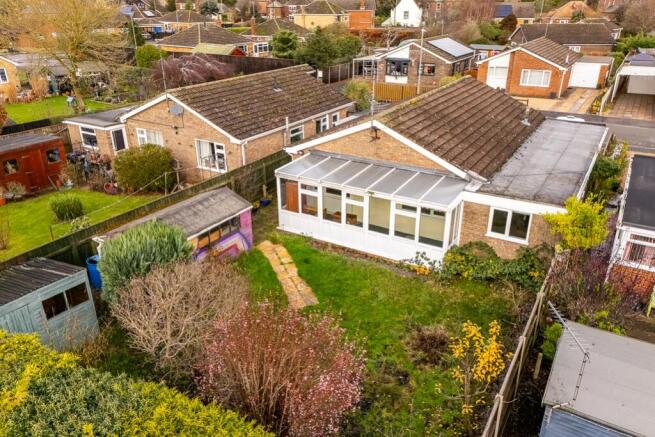 3 bed property, in Eastgate Gardens, £220,000