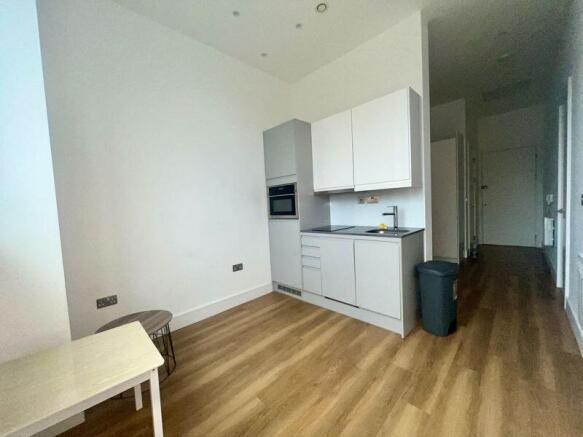 1 bed property, in Bath Road, £99,950