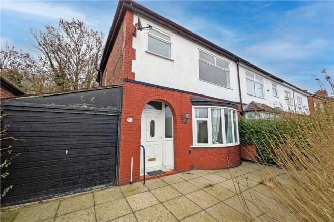 3 bed property, in Milford Drive, £290,000