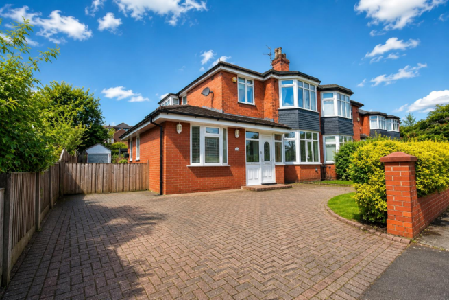 4 bed property, in Butt Hill Avenue, £675,000