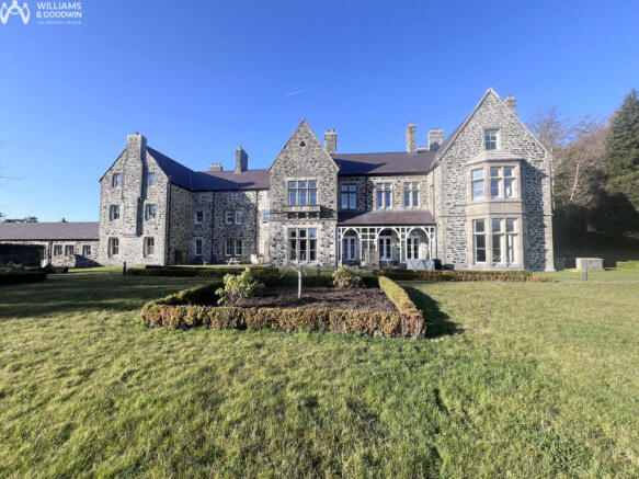 2 bed property, in Plas Y Coed, £229,950