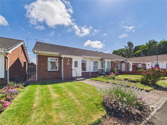2 bed property, in Regents Court, £160,000
