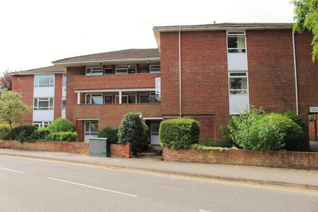 2 bed property, in Grainford Court, £200,000