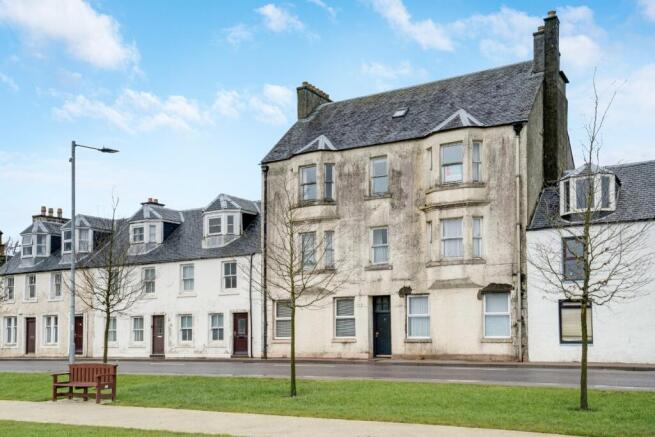 3 bed property, in Poltalloch Street, £90,000