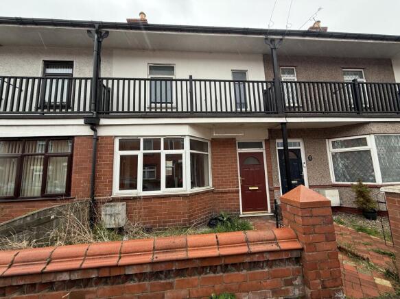 3 bed property, in Queen Street, £120,000