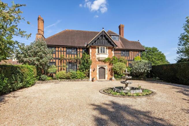 13 bed property, in Worplesdon, £4,500,000