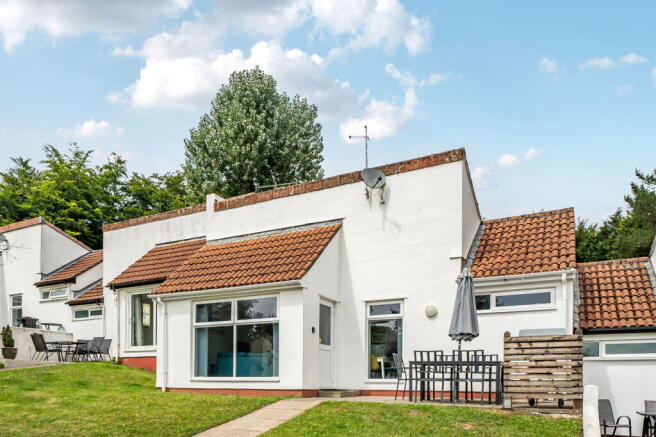 3 bed property, in Honicombe Park, £70,000