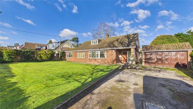 4 bed property, in Lightwater, £750,000
