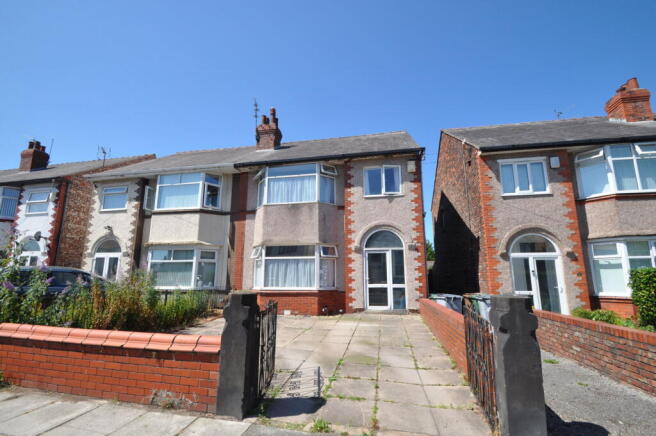 3 bed property, in Torrington Road, £220,000