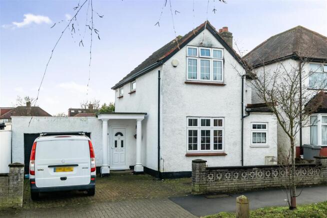 3 bed property, in Eton Avenue, £620,000