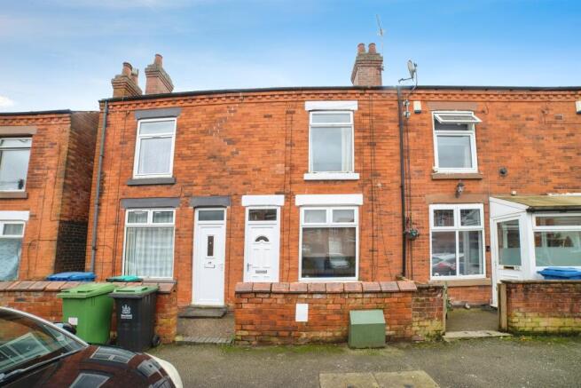 2 bed property, in Arundel Drive, £110,000