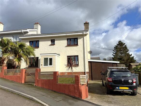 3 bed property, in Highfield Gardens, £249,950