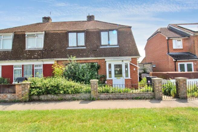 3 bed property, in Orange Close, £155,000