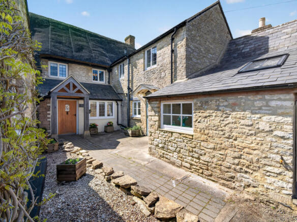 4 bed property, in Witney Road, £700,000