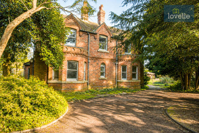 6 bed property, in Church End, £475,000