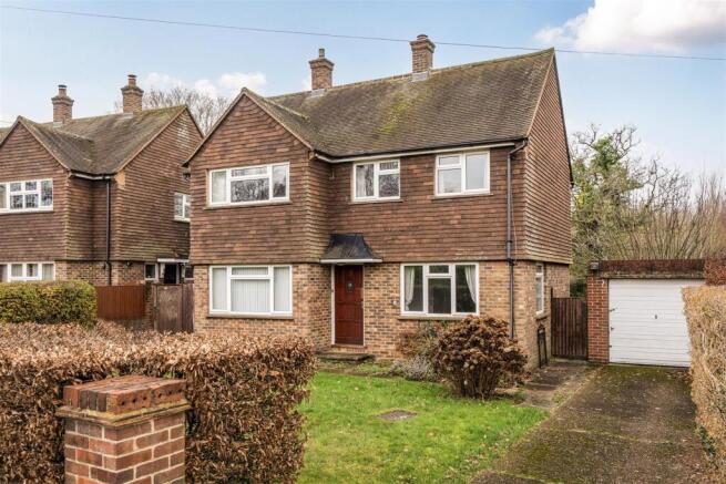5 bed property, in Northcote Crescent, £849,950