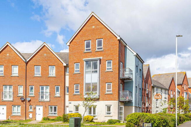 2 bed property, in Newfoundland Drive, £170,000