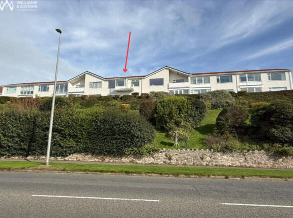 2 bed property, in Warren Drive, £130,000