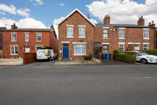 3 bed property, in Parr Lane, £225,000