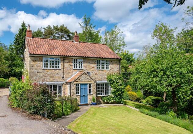 4 bed property, in Orchard Dene, £735,000