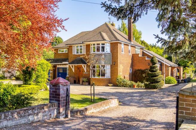 4 bed property, in Swineshead Road, £500,000