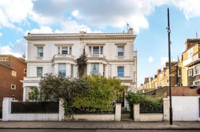 2 bed property, in Holland Road, £895,000