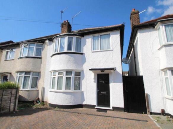 3 bed property, in Cambridge Road, £700,000
