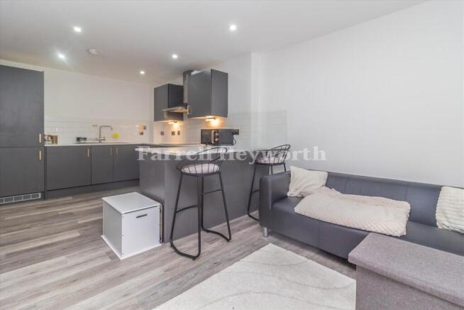 1 bed property, in Winckley Square, £115,000