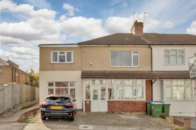 2 bed property, in Standard Road, £235,000