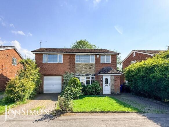 3 bed property, in Fernview Drive, £400,000