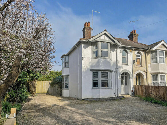 3 bed property, in West Wycombe Road, £595,000