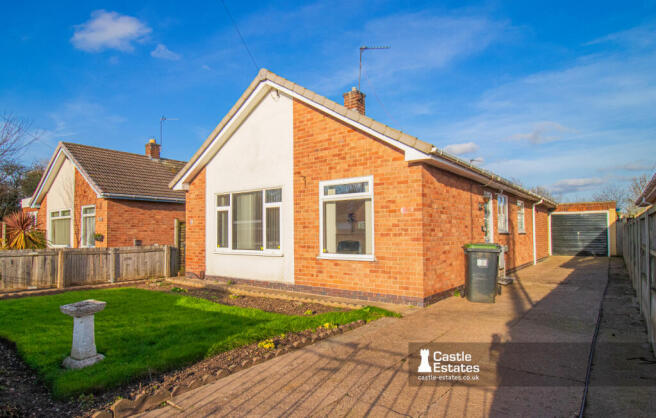 3 bed property, in Burnham Avenue, £355,000