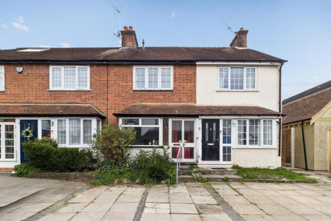 2 bed property, in The Greenway, £560,000