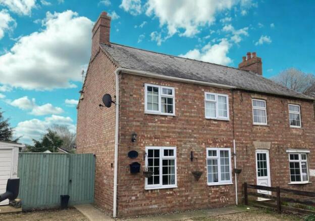 3 bed property, in Asbury Cottage, £110,000