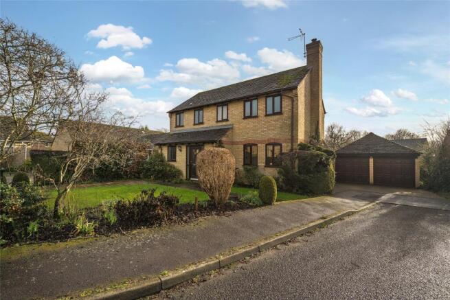 4 bed property, in Hurdeswell, £725,000