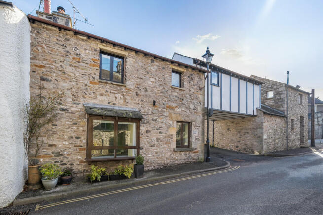 2 bed property, in 46 Mitchelgate, £340,000