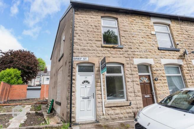 2 bed property, in Brief Street, £140,000
