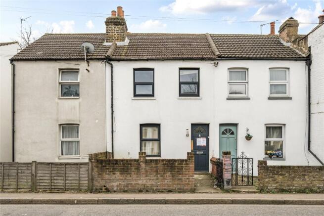 2 bed property, in Homesdale Road, £375,000