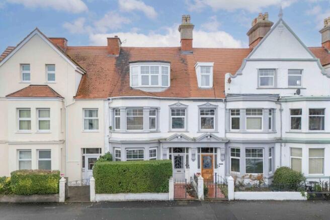 5 bed property, in Oxford Road, £325,000
