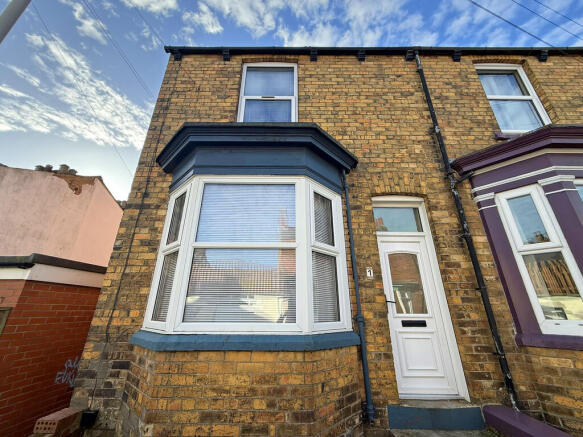 2 bed property, in Salisbury Street, £99,950
