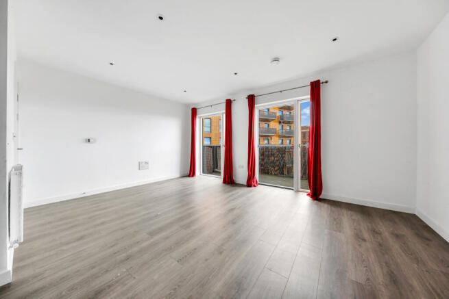 1 bed property, in Maud Street, £270,000