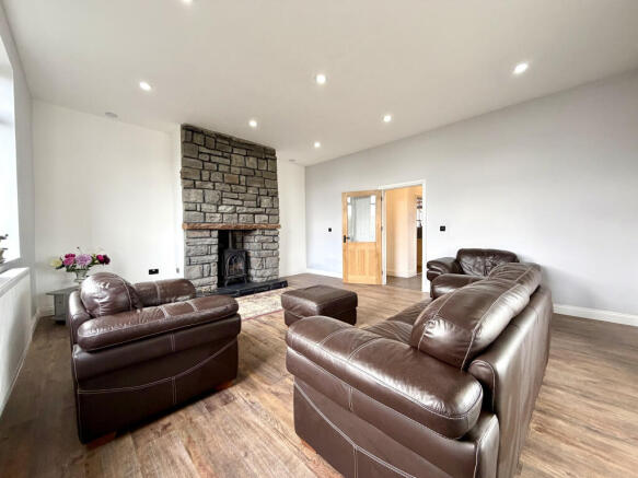 3 bed property, in Bryn-Berian, £320,000